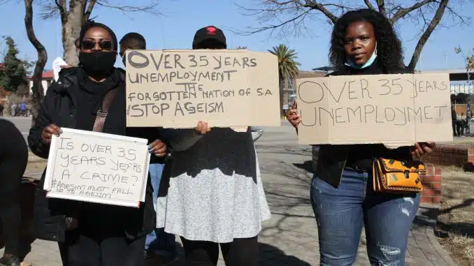 Image of unemployed South Africans protesting.