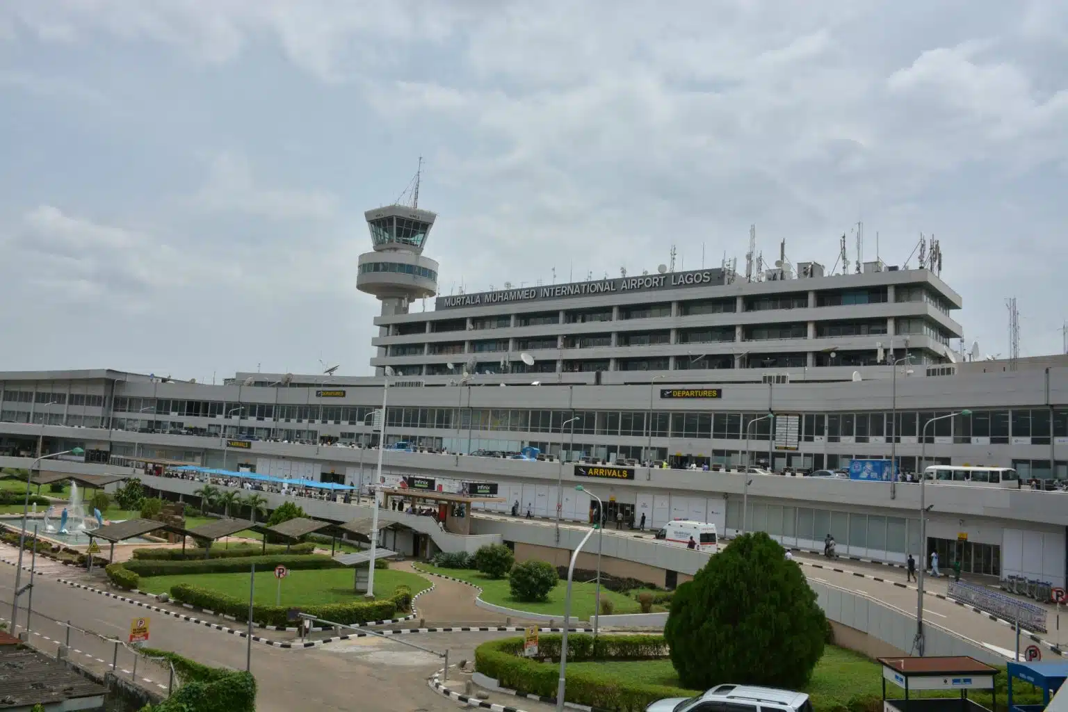 Nigeria’s airport operator eyes over $270m as cashless policy looms