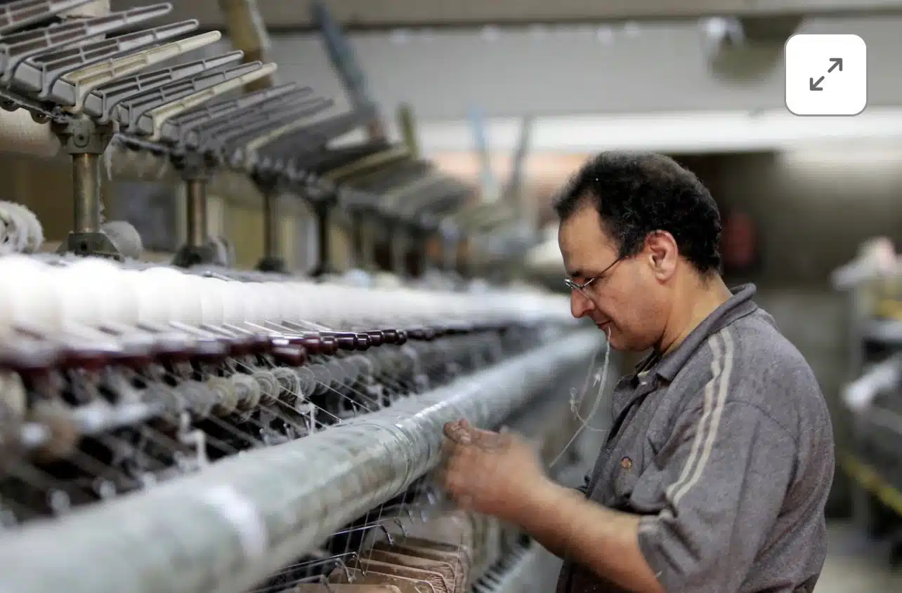 Egyptโs PMI falls to 23-month low amid Middle East crisis